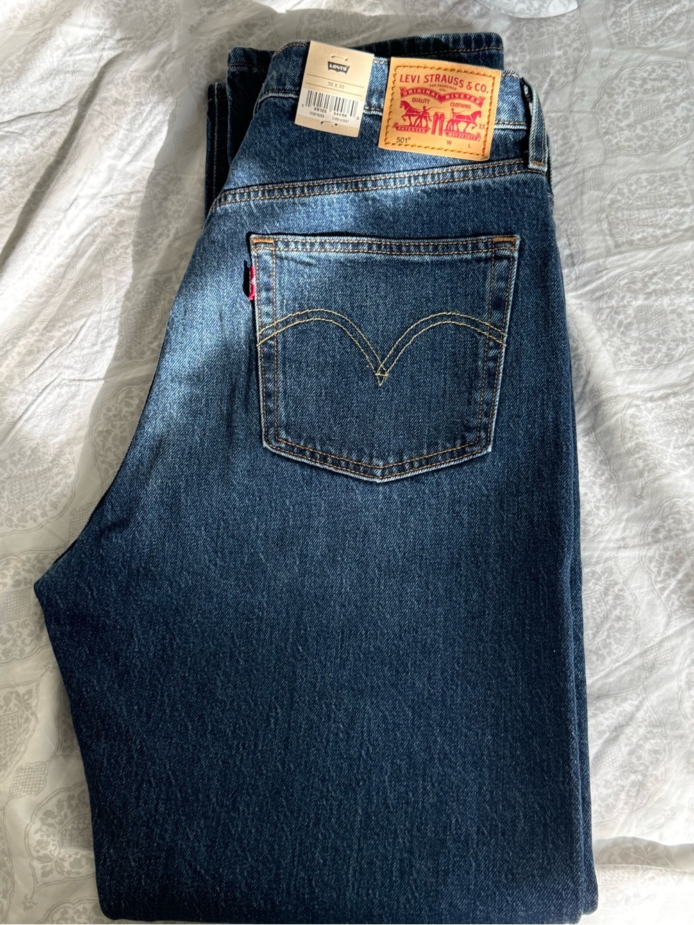 Levi's Women's High-Rise Straight Jeans in Dark Indigo